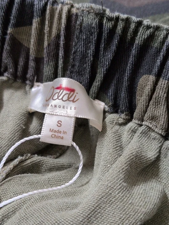 Oddi Los Angeles Washer Camo Wide Leg Pants with Pink Lace Trim S - Picture 15 of 16